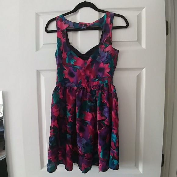 Fit and flare party dress - Picture 4 of 7
